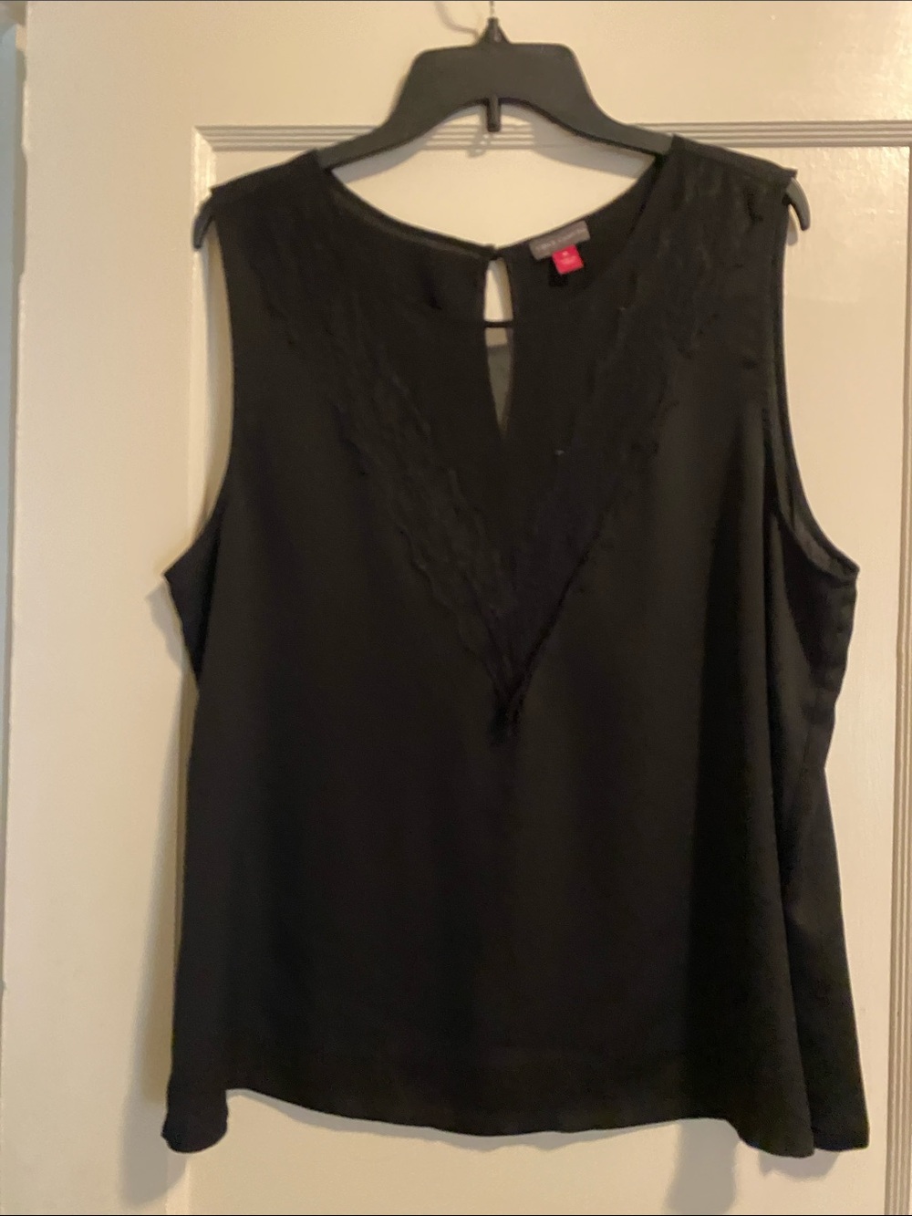 Vince Camuto Black Sleeveless V-Neck Camisole